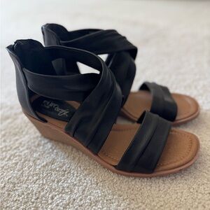 🖤Eurosoft Black Faux Leather Brown Wedge Sandals 🖤